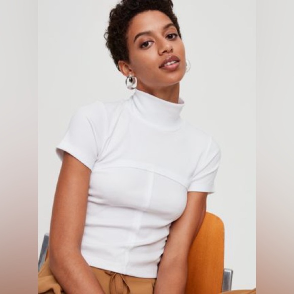 Wilfred Sculpt Knit Turtleneck Tee – White Short Sleeve Ribbed Top, Size S